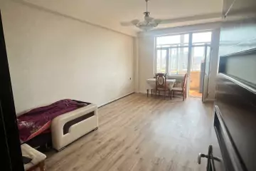 Satılır Yeni Tikili Heydər əliyev Parkıda 