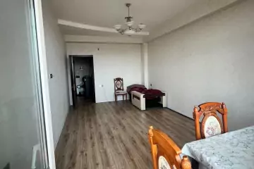 Satılır Yeni Tikili Heydər əliyev Parkıda 