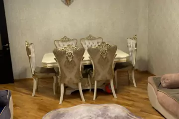 Satılır Yeni Tikili Elmler Akademiyasıda 