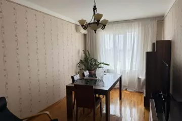 Satılır Köhnə Tikili Bakı Kinoteatrıda 