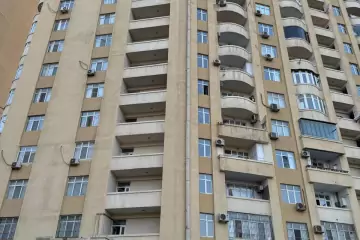 Satılır Yeni Tikili Elmler Akademiyasıda 