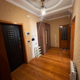 Kirayə 3 otaqlı Köhnə Tikili 82 m², 7-ci mikrorayon