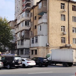 Satılır 1 otaqlı Köhnə Tikili 40 m², Elmler Akademiyası