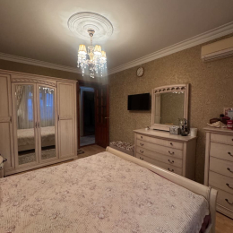 Satılır 4 otaqlı Köhnə Tikili 113 m², Bakıxanov