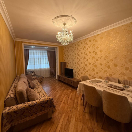 Satılır 4 otaqlı Köhnə Tikili 105 m², Gəncə prospekti