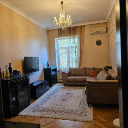 Kirayə 2 otaqlı Köhnə Tikili 70 m², Yasamal