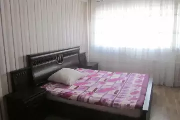 Günlük Kirayə Köhnə Tikili 10-cu Mikrorayonda 