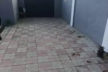 Satılır Həyət Evi Zabrat Qəsəbəsida 