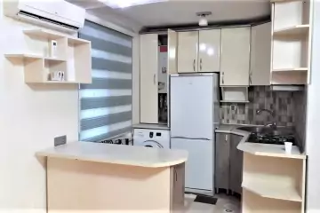 Satılır Köhnə Tikili Elmler Akademiyasıda 