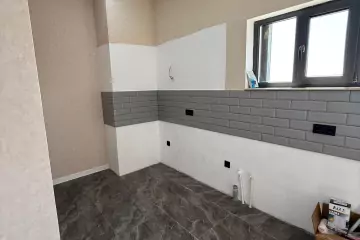 Satılır Yeni Tikili Ukraniya Dairəsida 