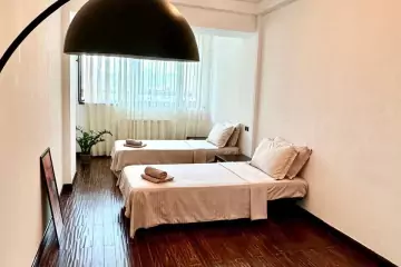 Aylıq Kirayə Köhnə Tikili Mərkəzdə 