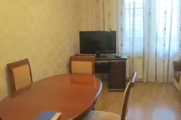 Günlük Kirayə Köhnə Tikili 10-cu Mikrorayonda 