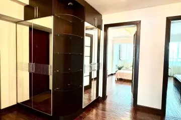 Aylıq Kirayə Köhnə Tikili Mərkəzdə 