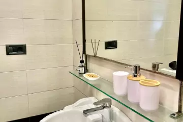 Aylıq Kirayə Köhnə Tikili Mərkəzdə 