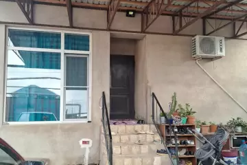 Satılır Həyət Evi Buzovnada 