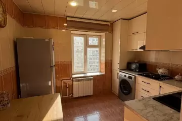 Satılır Köhnə Tikili Xətai Park Yaşayış Kompleksida 