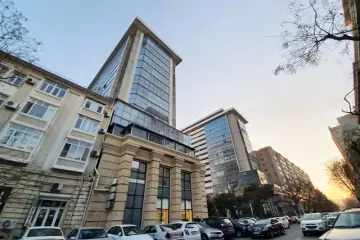 Aylıq Kirayə Köhnə Tikili Mərkəzdə 