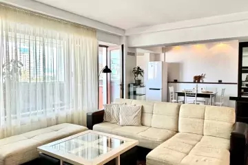 Aylıq Kirayə Köhnə Tikili Mərkəzdə 