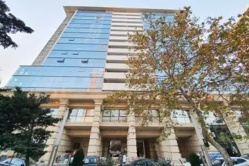 Aylıq Kirayə Köhnə Tikili Mərkəzdə 