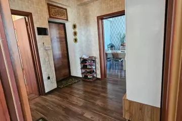 Satılır Yeni Tikili Zabrat Qəsəbəsida 