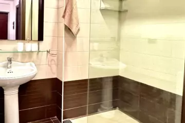 Aylıq Kirayə Köhnə Tikili Mərkəzdə 