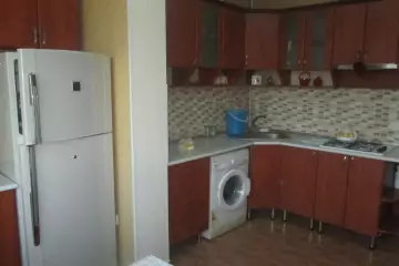 Günlük Kirayə Köhnə Tikili 10-cu Mikrorayonda 