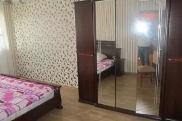 Günlük Kirayə Köhnə Tikili 10-cu Mikrorayonda 