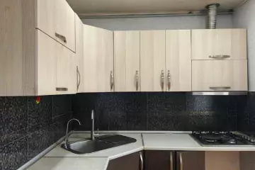 Satılır Köhnə Tikili Bakıxanovda 