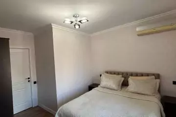 Satılır Köhnə Tikili Xətai Park Yaşayış Kompleksida 