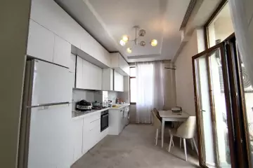 Satılır Yeni Tikili Elmler Akademiyasıda 