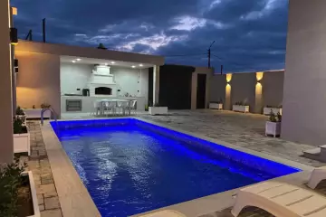 Satılır Bağ Evi Novxanıda 