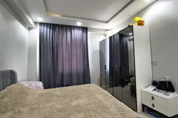 Satılır Yeni Tikili Elmler Akademiyasıda 