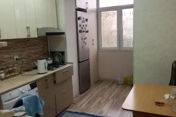 Satılır Köhnə Tikili əmircanda 