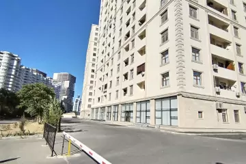 Satılır Yeni Tikili Elmler Akademiyasıda 