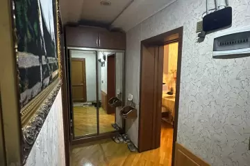 Satılır Köhnə Tikili 8-ci Kilometrdə 