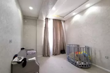 Satılır Yeni Tikili Elmler Akademiyasıda 