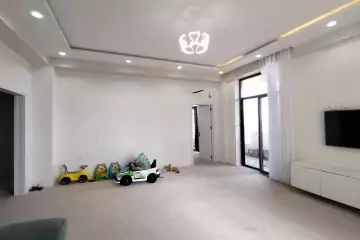 Satılır Yeni Tikili Elmler Akademiyasıda 