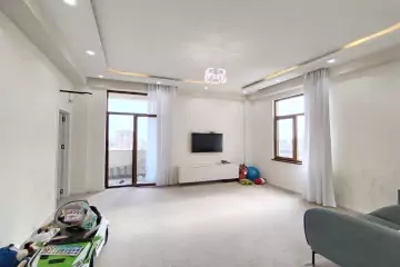 Satılır Yeni Tikili Elmler Akademiyasıda 