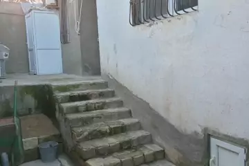 Satılır Həyət Evi Bakıda 