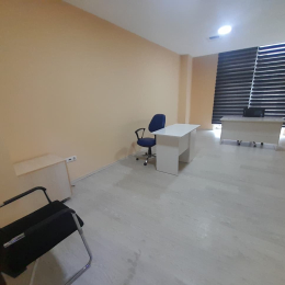 Ofis kirayə 1 otaqlı 30 m², 1 sot  ərazi, Nərimanov parkı