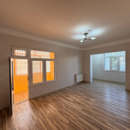 Satılır 2 otaqlı Köhnə Tikili 45 m², Ukraniya dairəsi