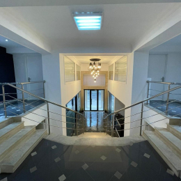 Ofis kirayə 7 otaqlı 240 m², 2 sot  ərazi, Nərimanov parkı