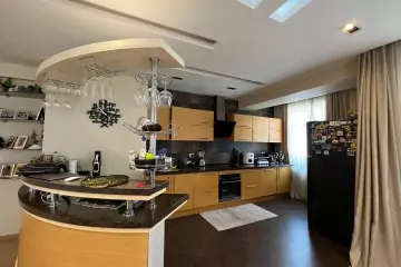 Satılır Yeni Tikili Yeni Yasamalda 