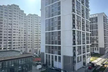 Satılır Yeni Tikili Heydər əliyev Mərkəzində 