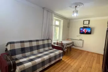 Satılır Köhnə Tikili 8-ci Kilometrdə 