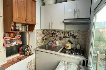 Satılır Köhnə Tikili 8-ci Kilometrdə 