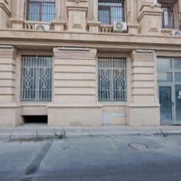 Satılır Obyekt 1 otaq 140 m², 1 sot  ərazi, Bayıl