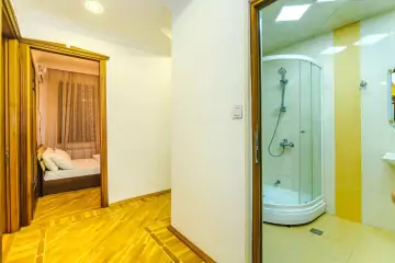 Aylıq Kirayə Köhnə Tikili Mərkəzdə 