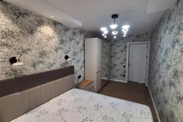 Satılır Köhnə Tikili Elmler Akademiyasıda 