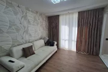 Satılır Köhnə Tikili Elmler Akademiyasıda 